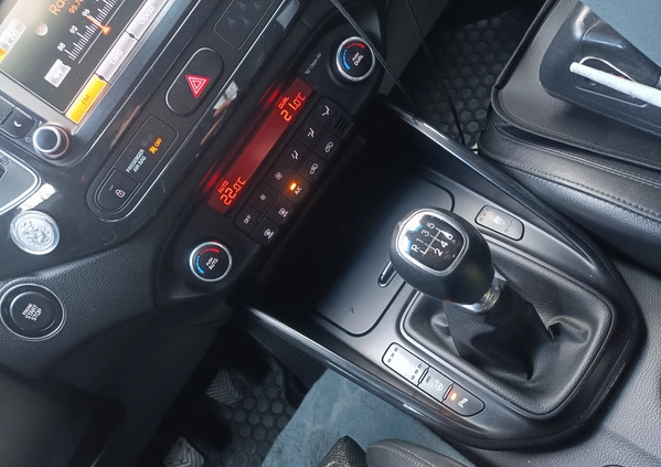 Kia Carens cena 42000 przebieg: 230000, rok produkcji 2015 z Myślenice małe 781